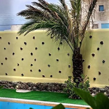 Merovigla Aparthotel 3*